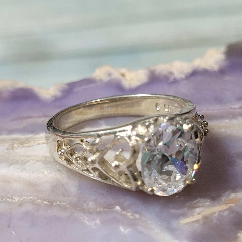 AVON Elegant Silver Women's Ring - Picture 2 of 9